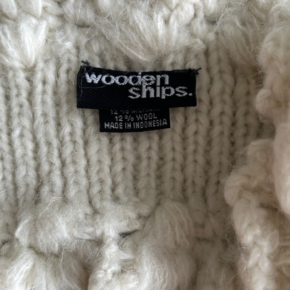 Elegant Cream Knit Neck Warmer - Picture 4 of 5